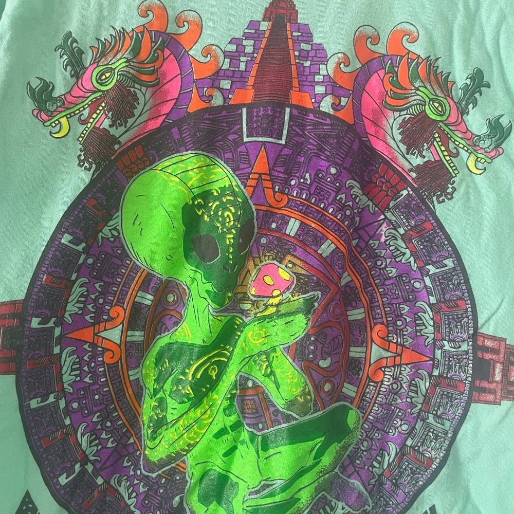 Liquid dreams Alien Mushroom tee